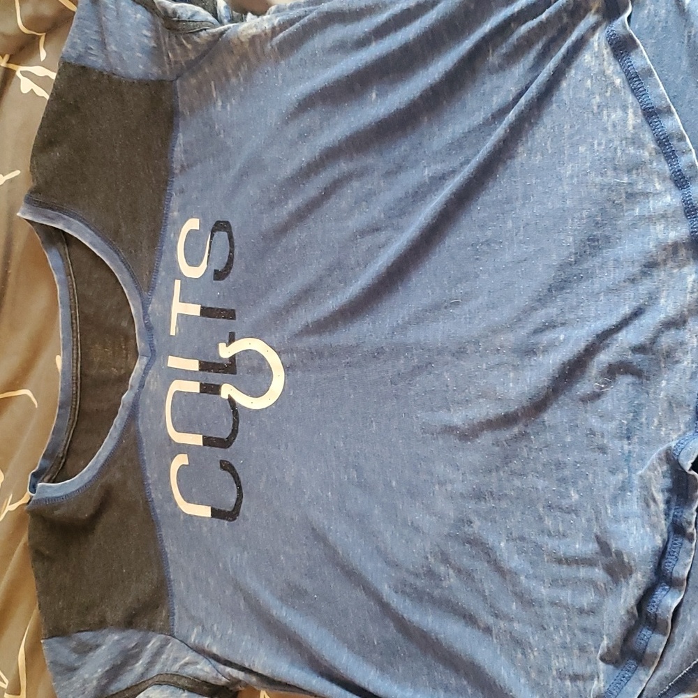Colt nfl t shirt size large